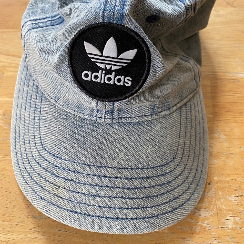 I am selling this jean like Adidas hat.